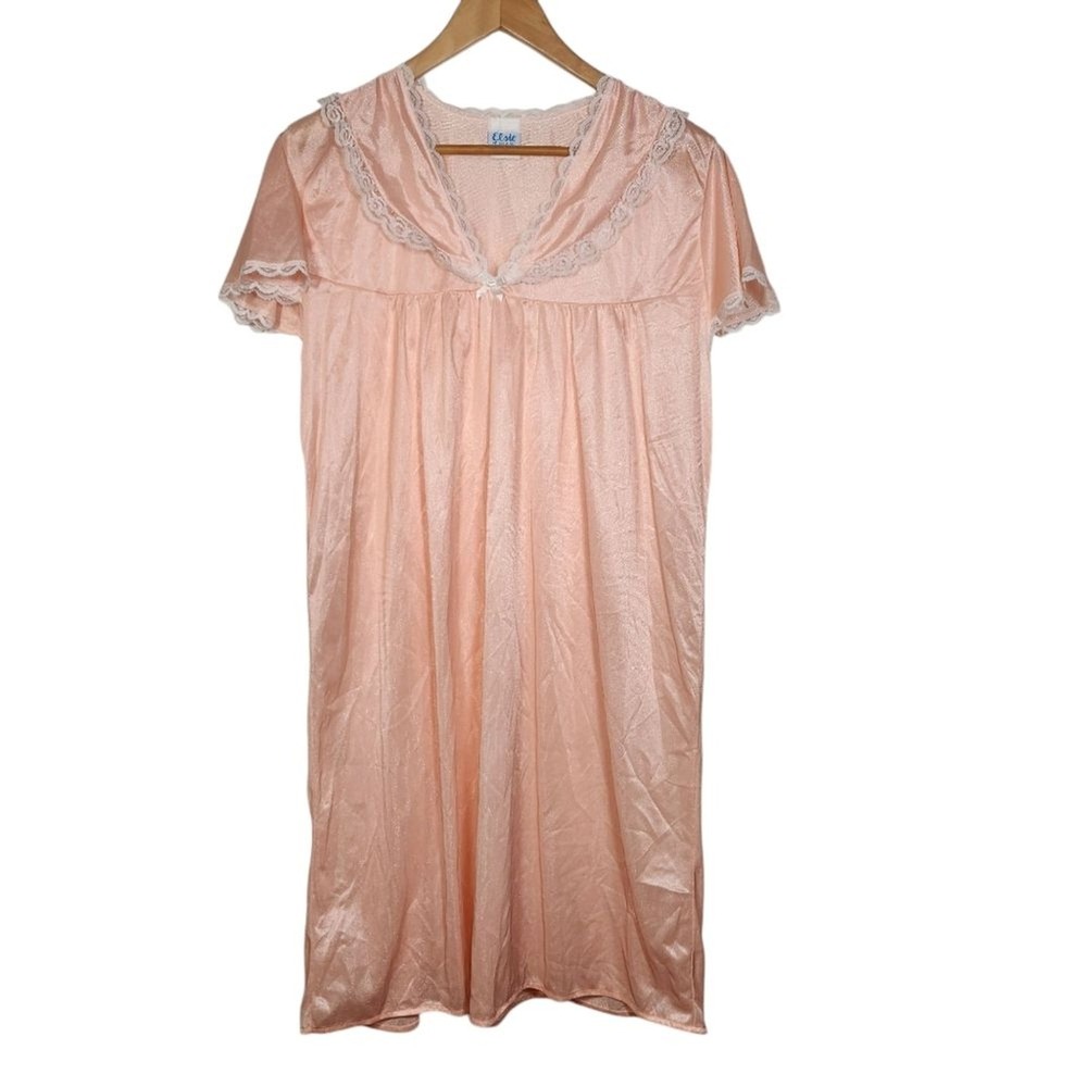 Vintage 70s Nightgown Size XL Peach Demure Grandmacore Cottagecore Romantic Twee